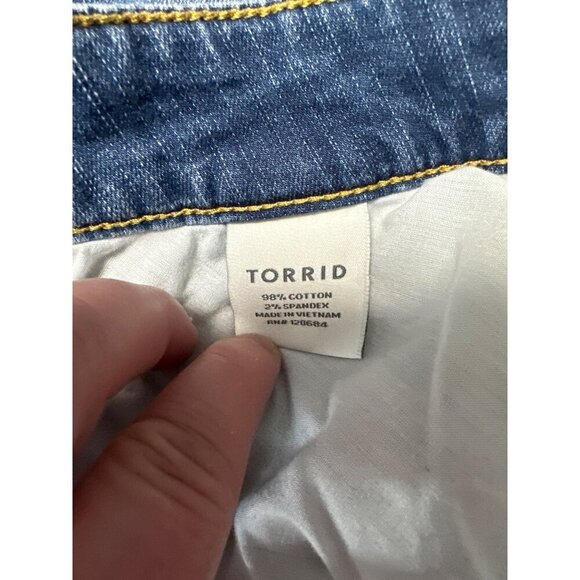 Torrid Women's Classic Medium Wash Big Pocket Everyday Denim Short Size 26 - Picture 5 of 7